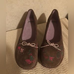 Camper Wedge Suede Embroidered Shoe